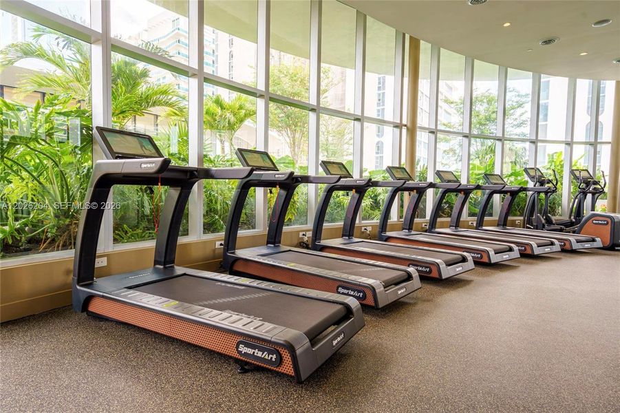 Community amenities in Aria Reserve, Miami (Image 19).