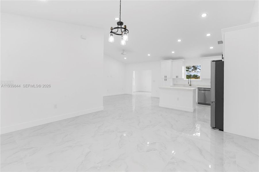 Spacious, unfurnished interior of a new home in , Lehigh Acres (Image 20).