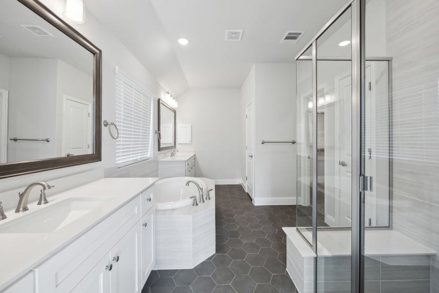 Furnished interior view inside a new home in Oaks of North Grove, Waxahachie (Image 6).