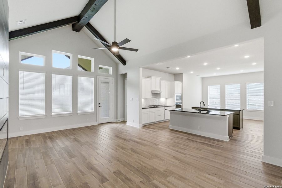 Spacious, unfurnished interior of a new home in Esperanza 50's, Boerne (Image 32). Spacious, unfurnished interior of a new home in Esperanza 50's, Boerne (Image 32).