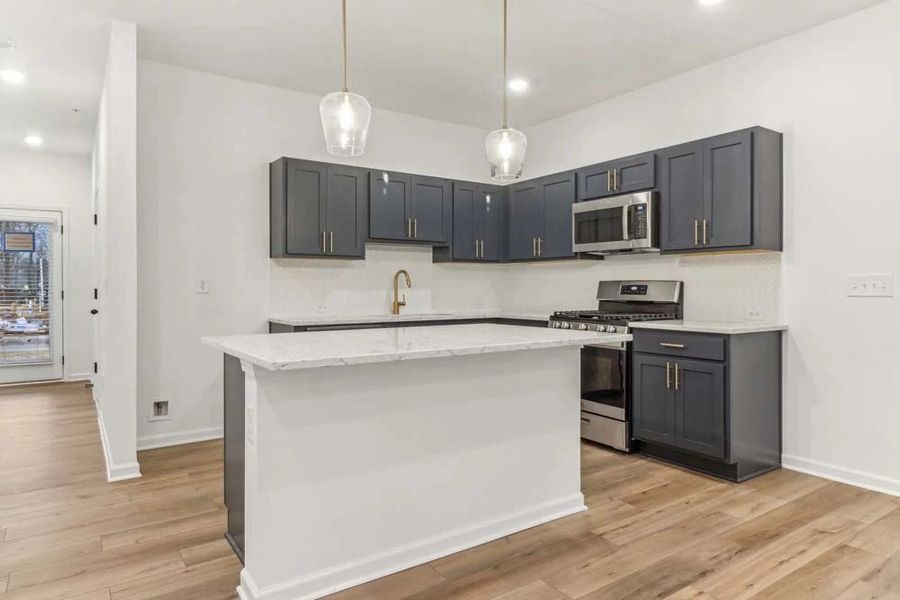 Sample Photo: Kitchen featuring Luxe Collection Finishes