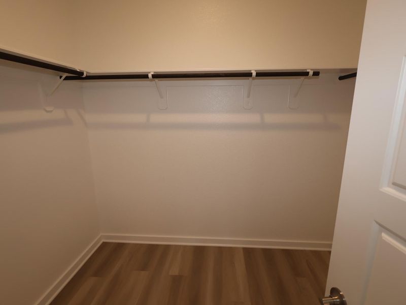 Spacious, unfurnished interior of a new home in Miller's Pond, Rosenberg (Image 34).