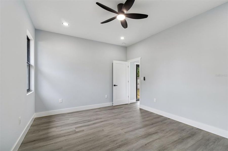 Spacious, unfurnished interior of a new home in , Pinellas Park (Image 35).