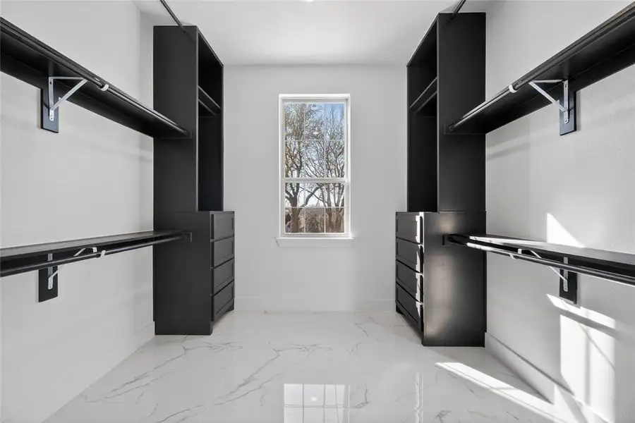 Image 36 of a home in .