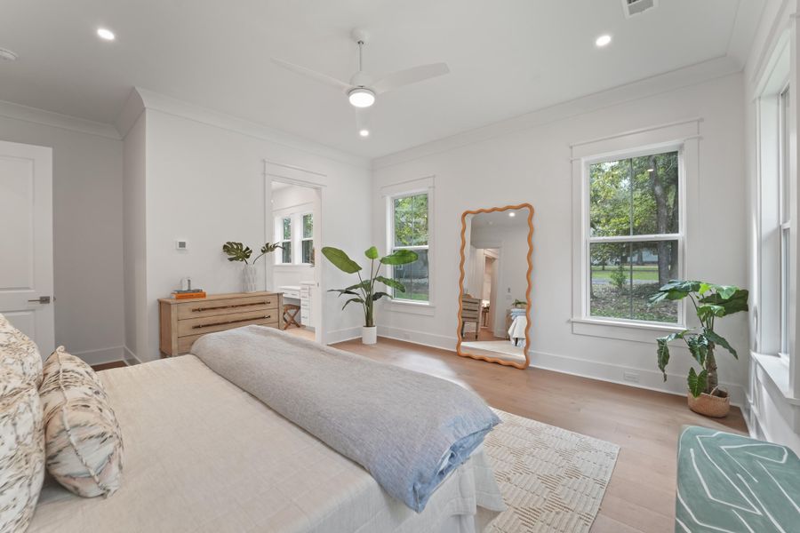 Furnished interior view inside a new home in , Hollywood (Image 44).