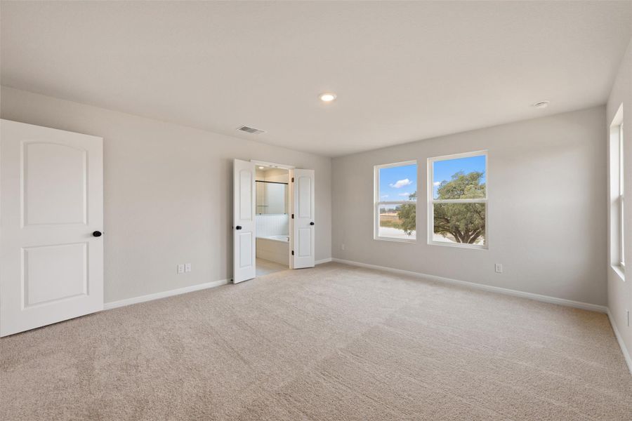 Spacious, unfurnished interior of a new home in Cannon Ranch, Dripping Springs (Image 15).