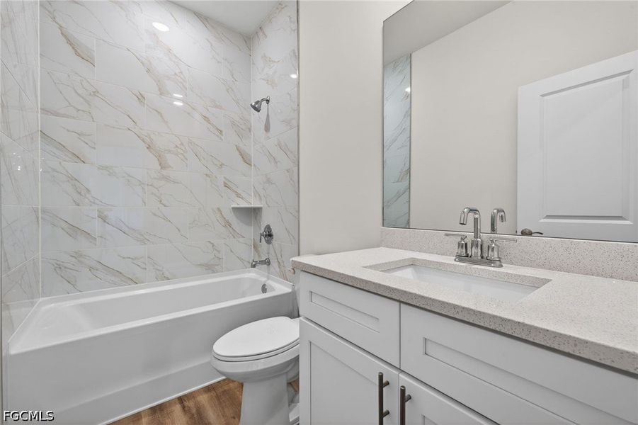 Furnished interior view inside a new home in Cape Coral, Cape Coral (Image 15).