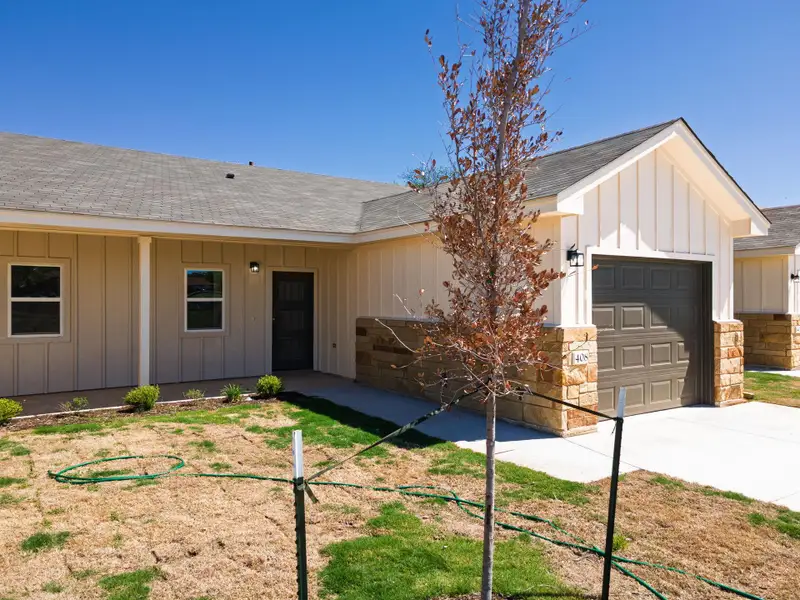Front exterior of a new home in , Copperas Cove, TX, highlighting curb appeal (Image 1). Front exterior of a new home in , Copperas Cove, TX, highlighting curb appeal (Image 1).