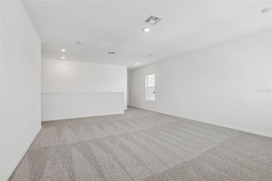 Spacious, unfurnished interior of a new home in , Lakeland (Image 29).