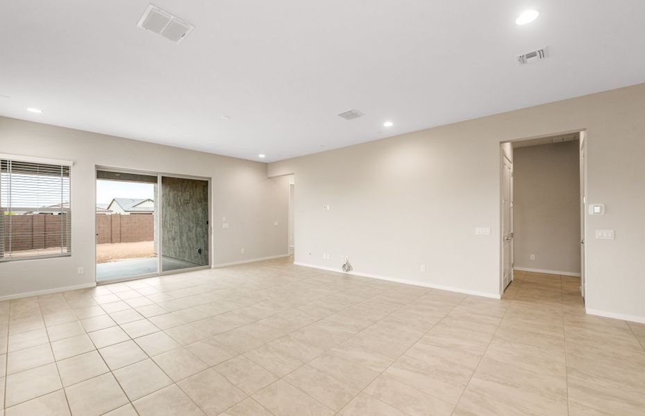 Spacious, unfurnished interior of a new home in Jorde Farms, Queen Creek (Image 22).