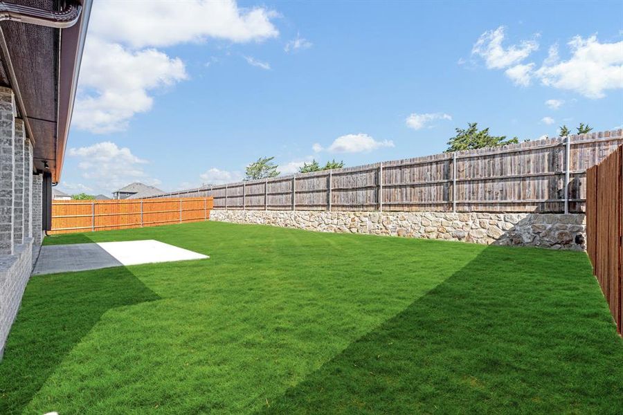 Front exterior of a new home in Mockingbird Heights Classic 60, Midlothian, TX, highlighting curb appeal (Image 22). Front exterior of a new home in Mockingbird Heights Classic 60, Midlothian, TX, highlighting curb appeal (Image 22).