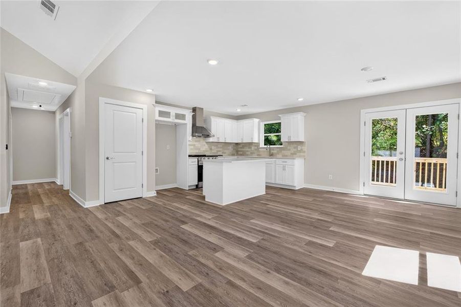 Spacious, unfurnished interior of a new home in , Gainesville (Image 45).