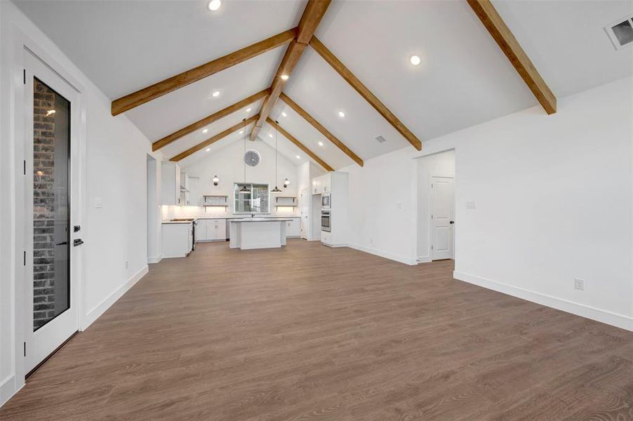 Spacious, unfurnished interior of a new home in Timberbrook, Justin (Image 25).