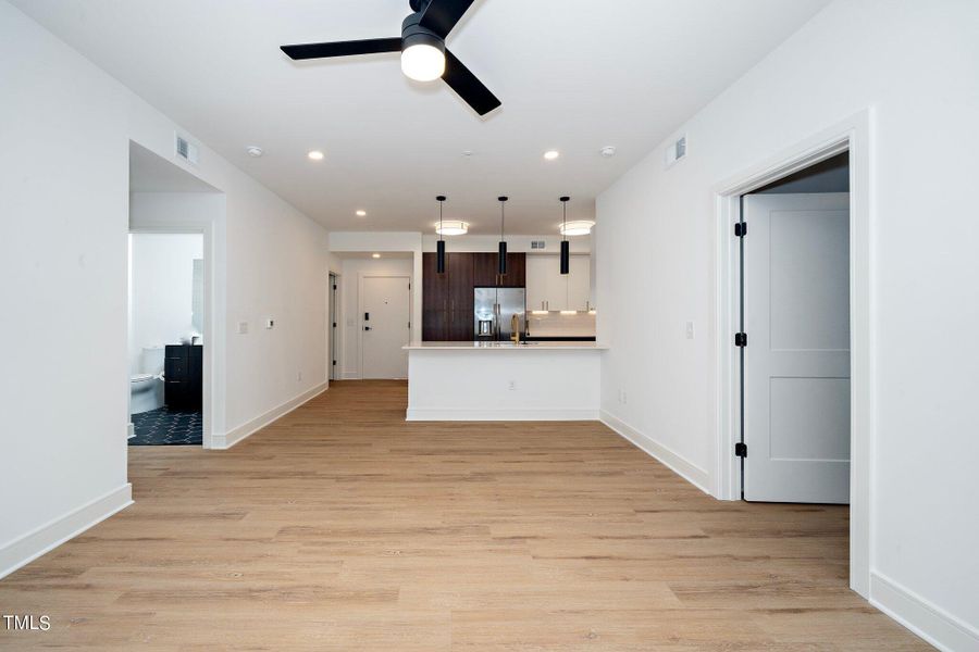 15-web-or-mls-615 W Peace St 306 (10 of