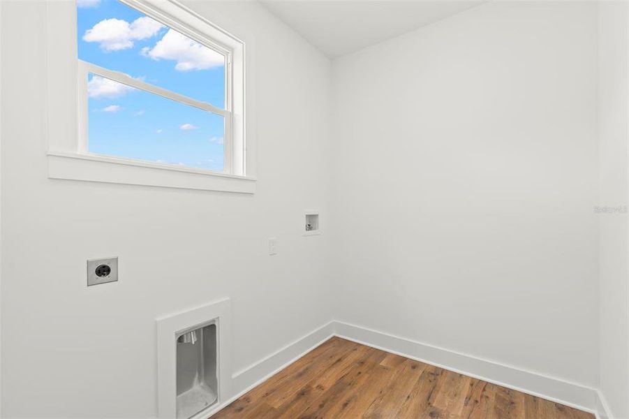 Spacious, unfurnished interior of a new home in , Safety Harbor (Image 48).