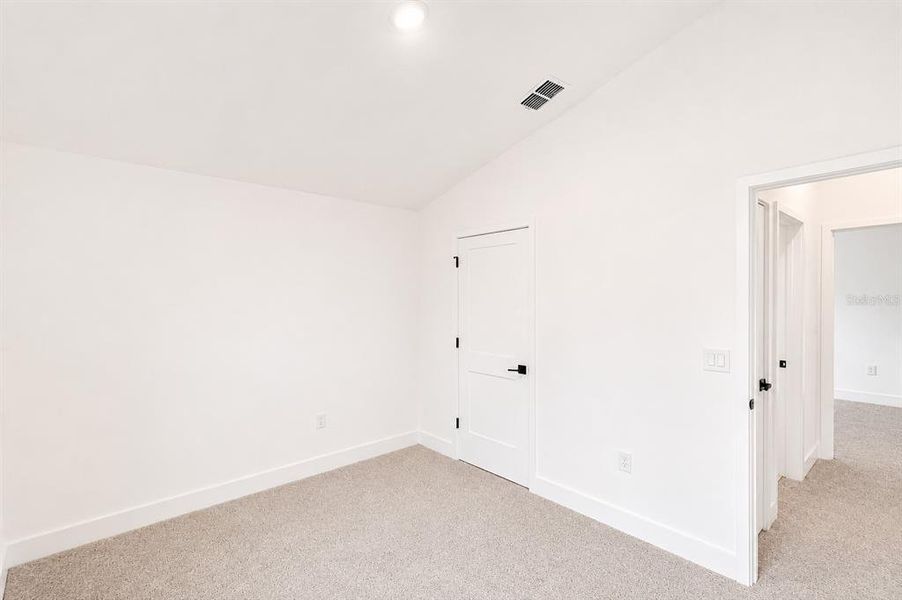 Spacious, unfurnished interior of a new home in Harmony Central, St. Cloud (Image 18).