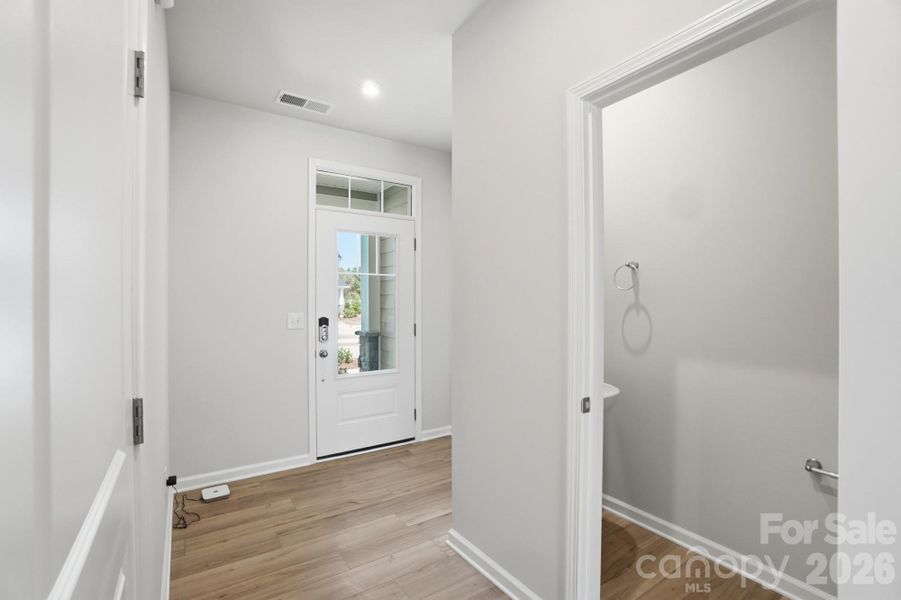 Spacious, unfurnished interior of a new home in Arbor Chase, Clover (Image 10).