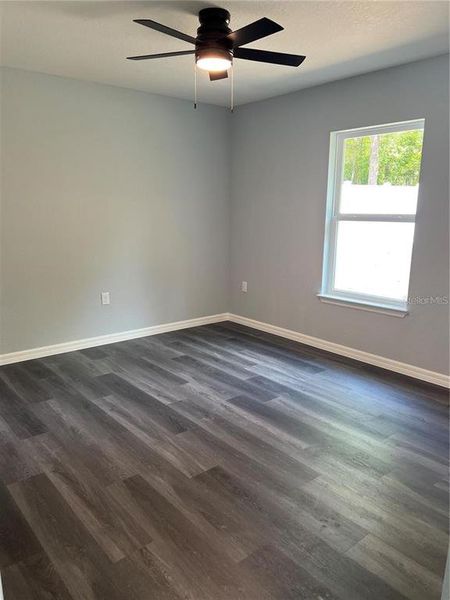 Spacious, unfurnished interior of a new home in , Dunnellon (Image 11).