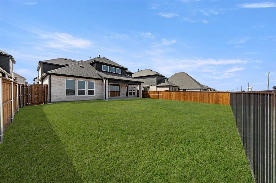 27. 27. 9617 Westchester - Back (2)