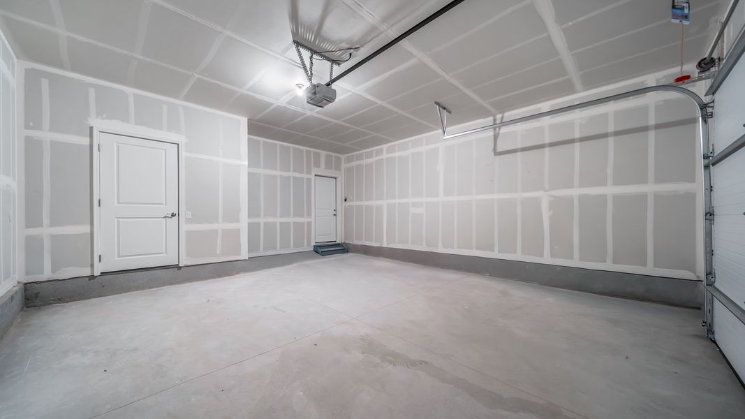 Spacious, unfurnished interior of a new home in The Reserve at Green Valley Ranch Aurora, Aurora (Image 21).
