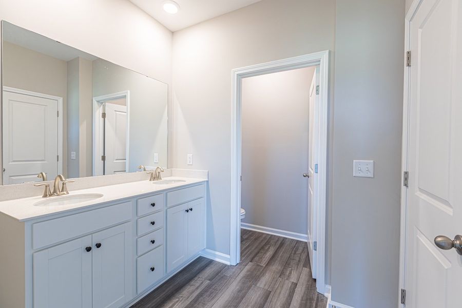 Representative furnished interior of a home built from the Dillon II by Great Southern Homes in Shady Grove, Conway (Image 32).