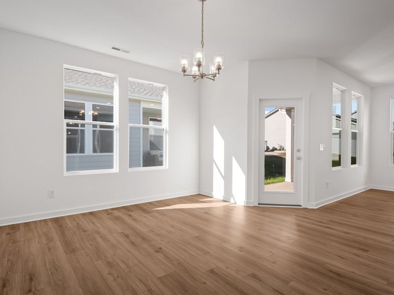 Spacious, unfurnished interior of a new home in Sage Farms, White House (Image 33).