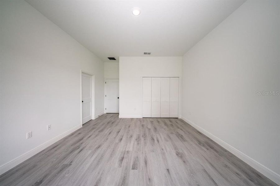 Spacious, unfurnished interior of a new home in , Ocala (Image 11).