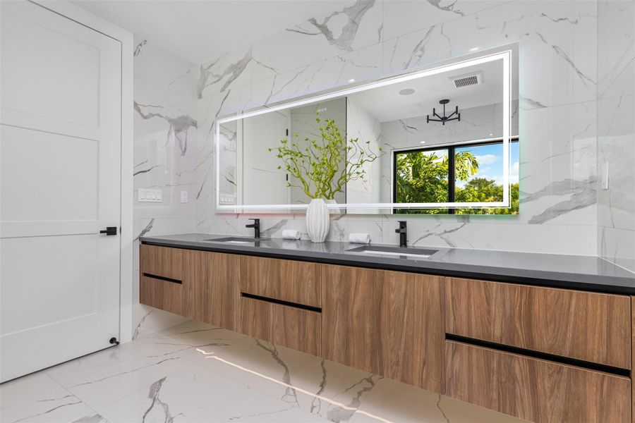 Furnished interior view inside a new home in , Fort Lauderdale (Image 17).