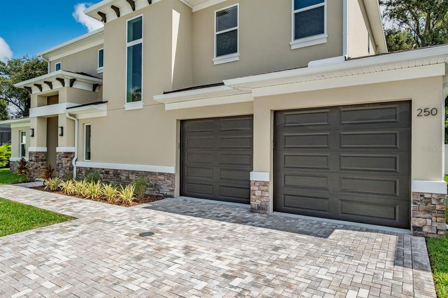 Exterior details and patio area of a home in , Palm Harbor (Image 3).