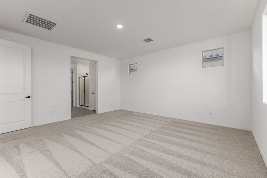 Spacious, unfurnished interior of a new home in Tyler Ranch, Buckeye (Image 12).