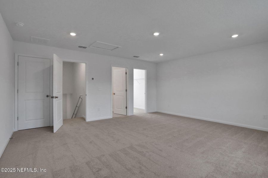 Spacious, unfurnished interior of a new home in Bellbrooke, Jacksonville (Image 41).