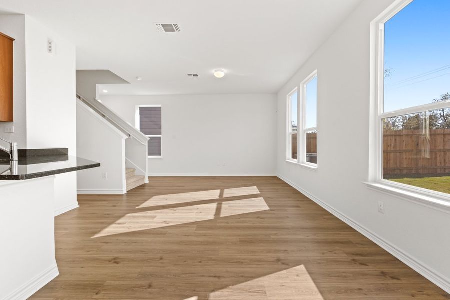 Spacious, unfurnished interior of a new home in Spanish Trails Villas, San Antonio (Image 5).