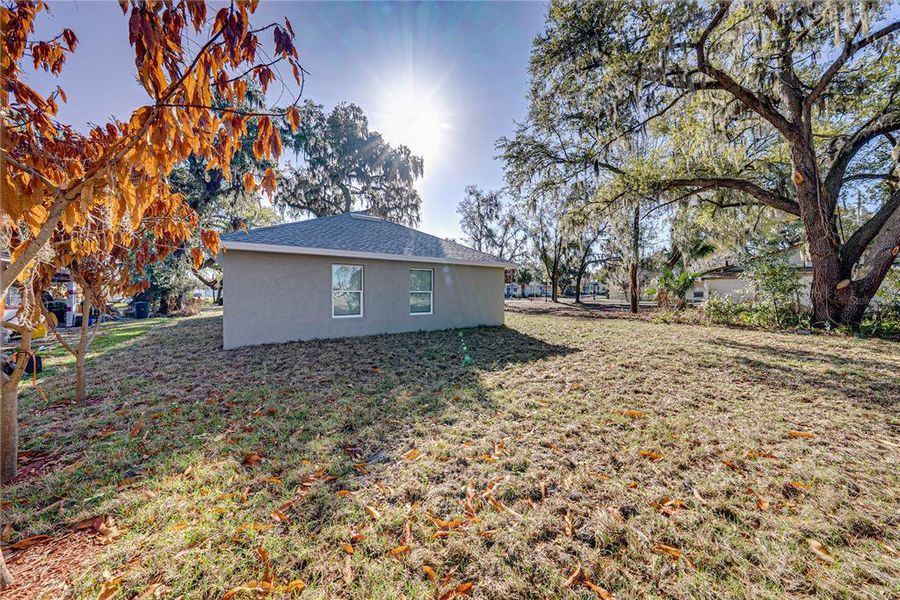 Exterior details and patio area of a home in , Bartow (Image 22).