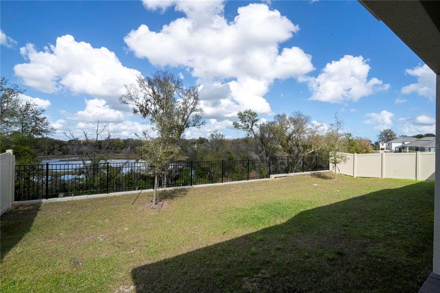 Exterior details and patio area of a home in , Apopka (Image 31).
