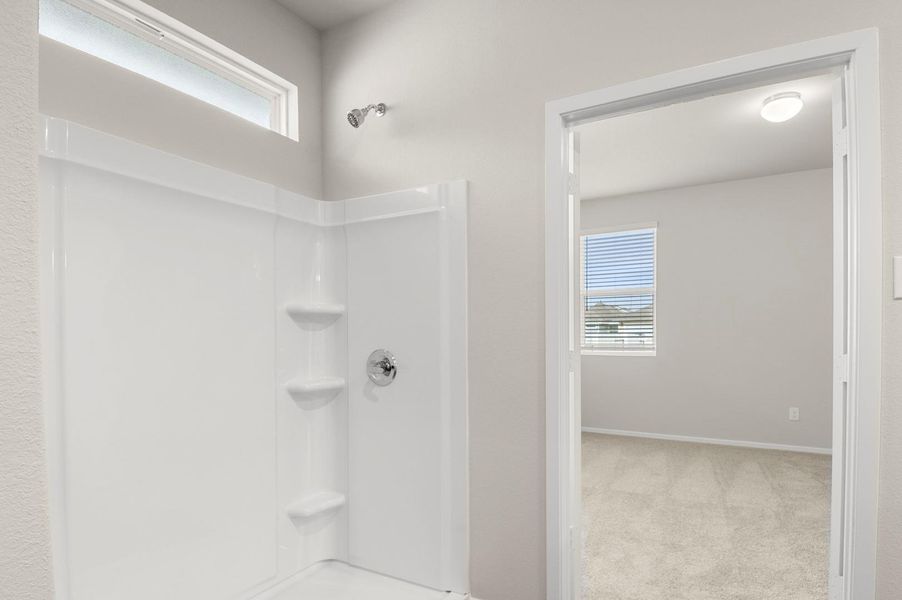 Spacious, unfurnished interior of a new home in Casetta Ranch, Kyle (Image 27).