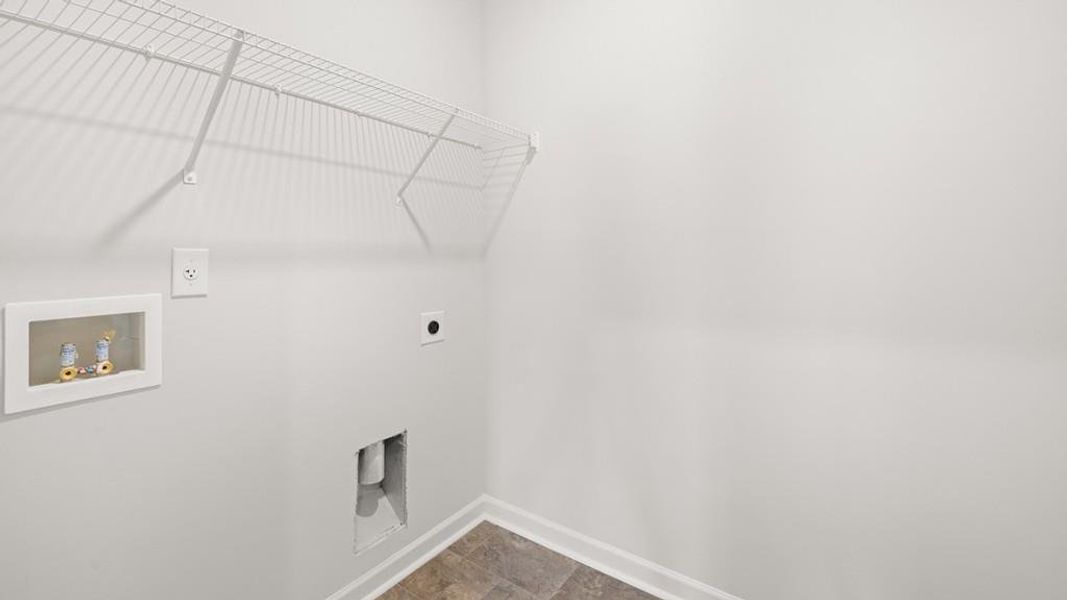 Spacious, unfurnished interior of a new home in Falcon Landing, Gainesville (Image 27).