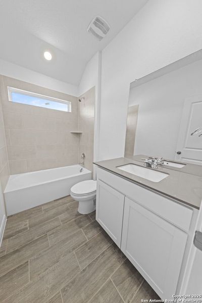 Furnished interior view inside a new home in Gatehouse: Brookstone II Collection, New Braunfels (Image 4). Furnished interior view inside a new home in Gatehouse: Brookstone II Collection, New Braunfels (Image 4).