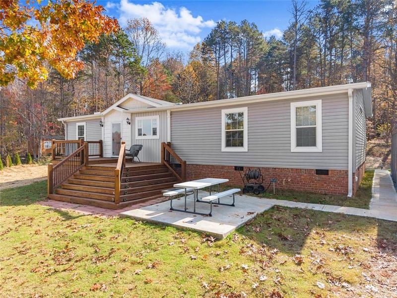 Exterior details and patio area of a home in , Alto (Image 20).