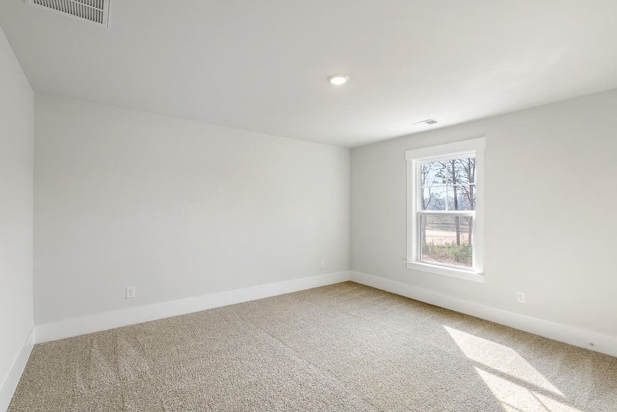 Spacious, unfurnished interior of a new home in Rivers Reach, Yemassee (Image 19).