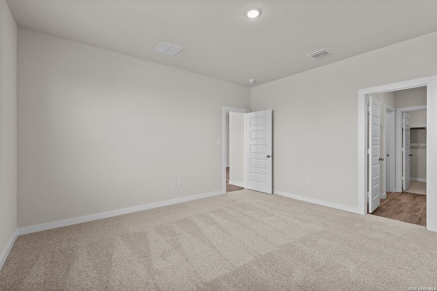 Spacious, unfurnished interior of a new home in Millican Grove, San Antonio (Image 10).