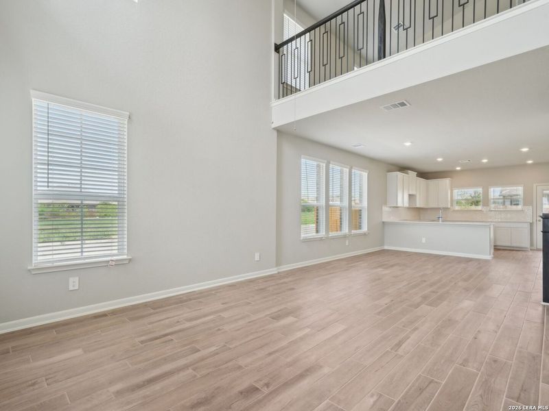 Spacious, unfurnished interior of a new home in Royal Crest, San Antonio (Image 24).