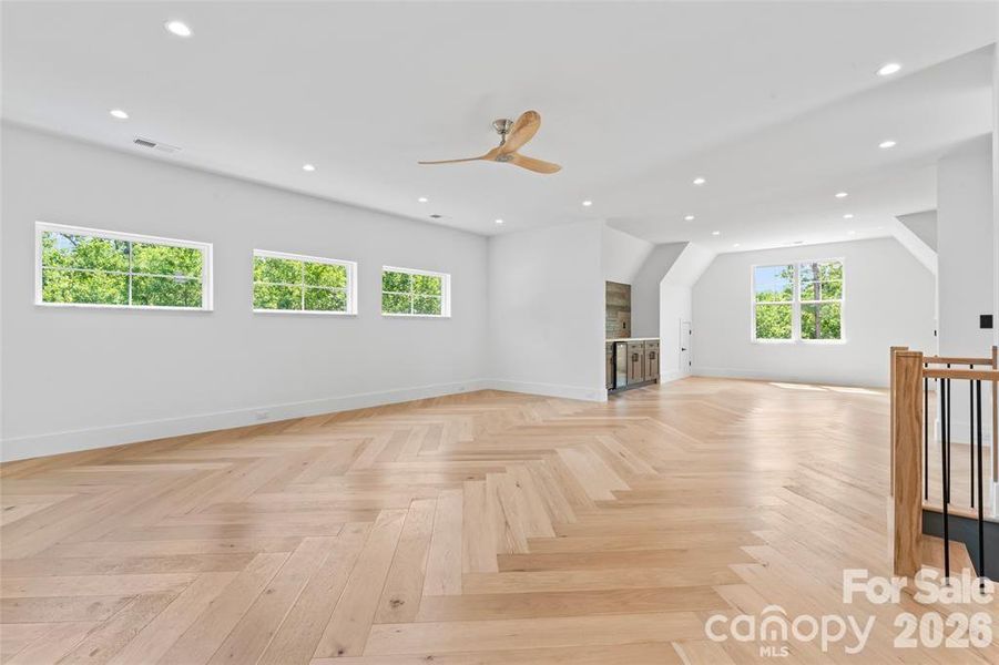 Expansive bonus room