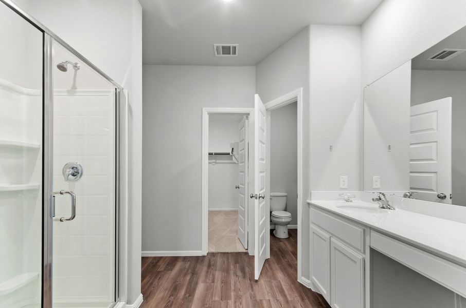Owner's Bathroom Owner's Bathroom