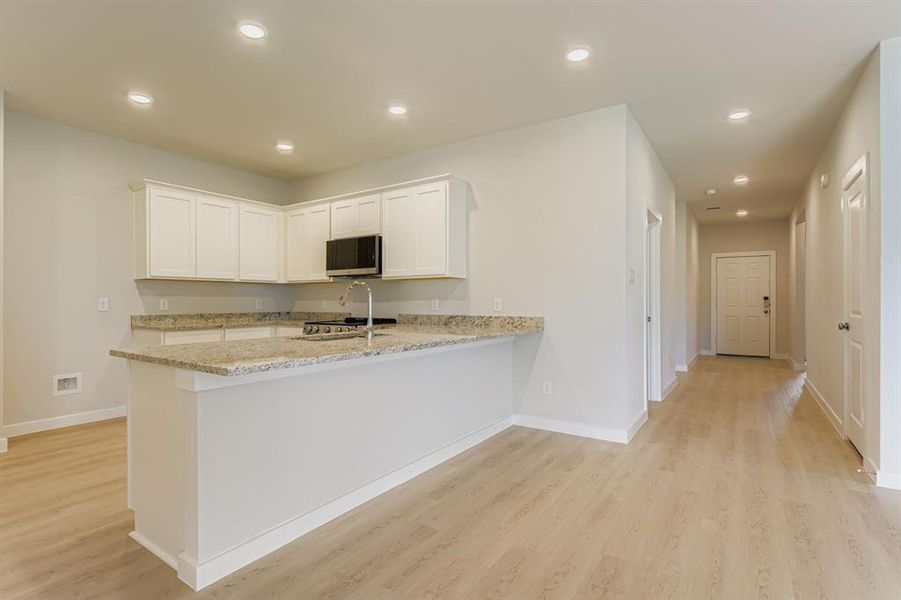 Furnished interior view inside a new home in Middlefield Village, Dallas (Image 8).