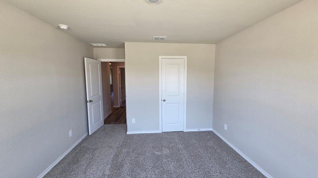 Spacious, unfurnished interior of a new home in Rosewood at Beltmill, Fort Worth (Image 13).