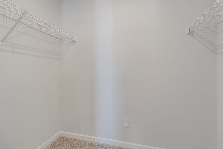 Spacious, unfurnished interior of a new home in Astoria, Columbia (Image 22).