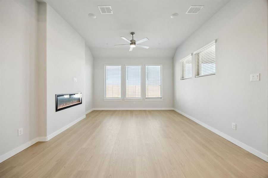 Spacious, unfurnished interior of a new home in Ventana, Fort Worth (Image 35). Spacious, unfurnished interior of a new home in Ventana, Fort Worth (Image 35).