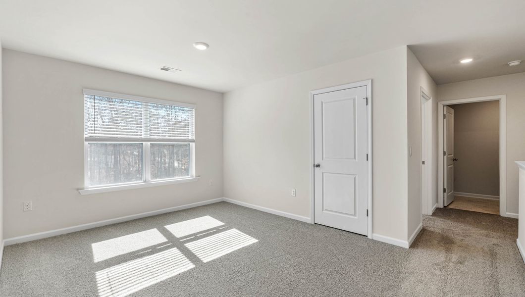 Spacious, unfurnished interior of a new home in Spring Ridge, Anderson (Image 21).