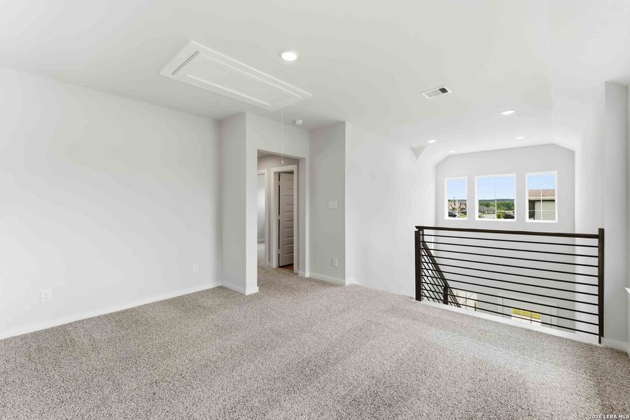 Spacious, unfurnished interior of a new home in Hickory Ridge, Elmendorf (Image 20).