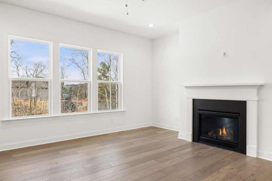 Spacious, unfurnished interior of a new home in East Harbor II at Chestatee, Dawsonville (Image 56).
